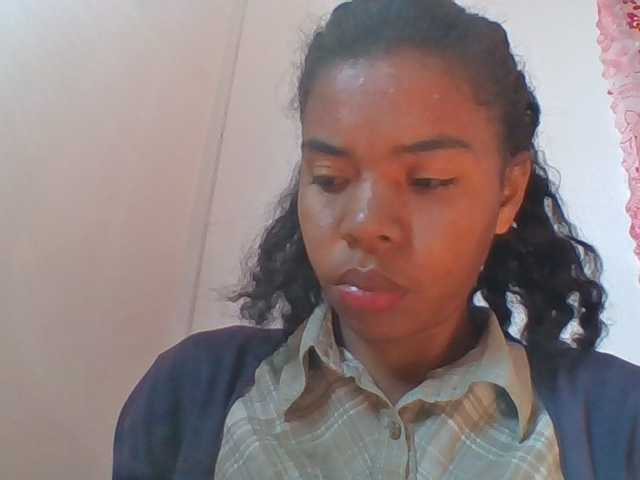 Emelie1a live cam on BongaCams