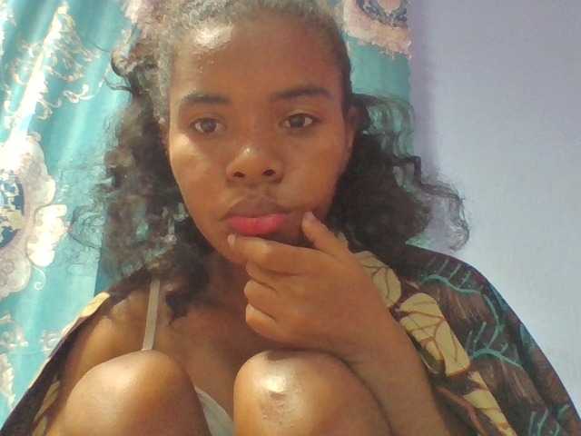 Emelie1a live webcam show