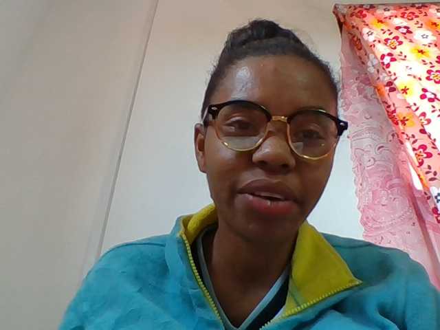 Emelie1a, live now on BongaCams