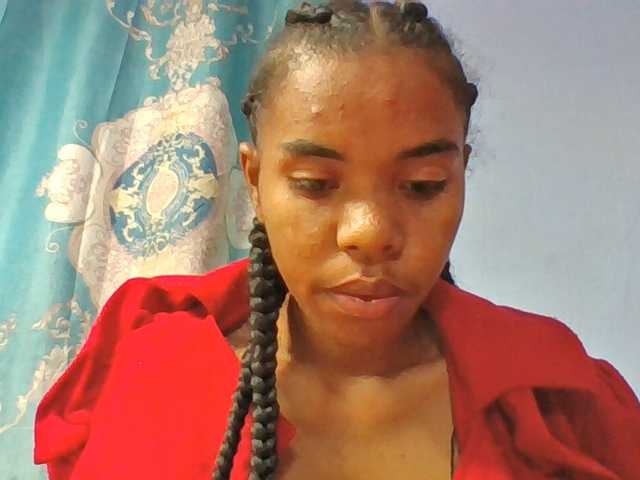 Emelie1a live cam on BongaCams