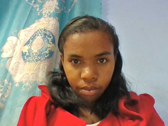 Emelie1a live cam on BongaCams