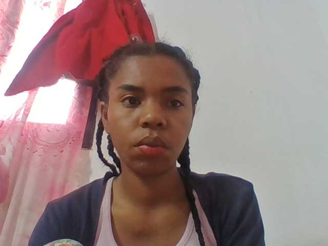 Emelie1a live cam on BongaCams