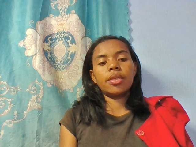 Emelie1a live cam on BongaCams