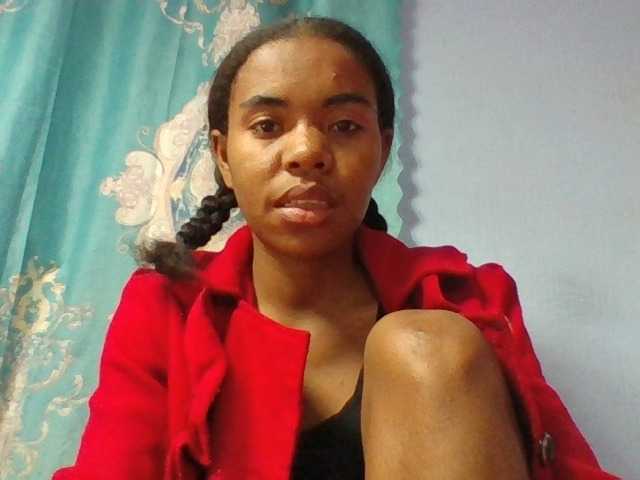 Emelie1a live cam on BongaCams