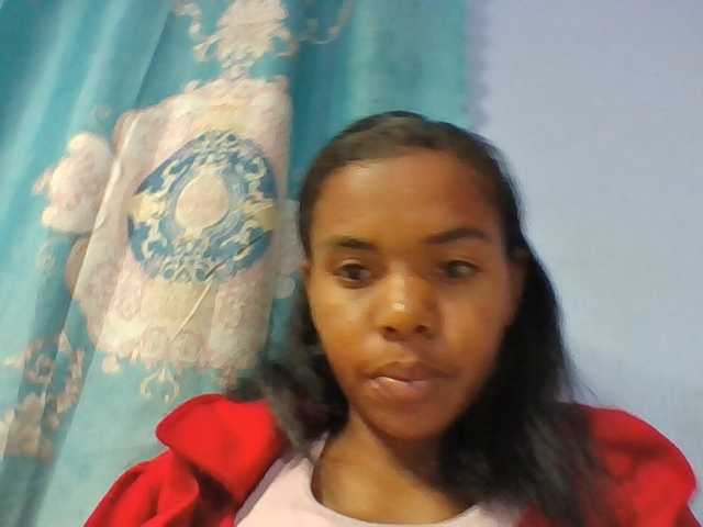 Emelie1a live cam on BongaCams