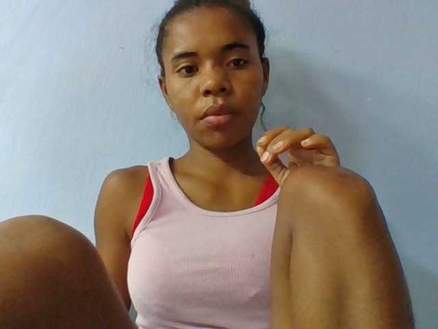 Emelie1a Live Cam and Statistics on UnifiedCams