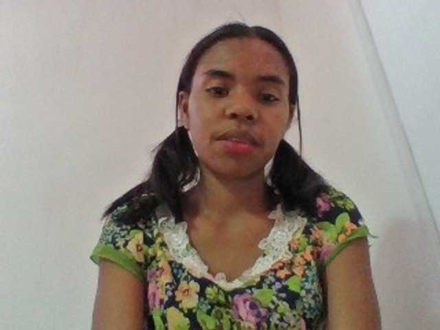 Emelie1a live cam on BongaCams