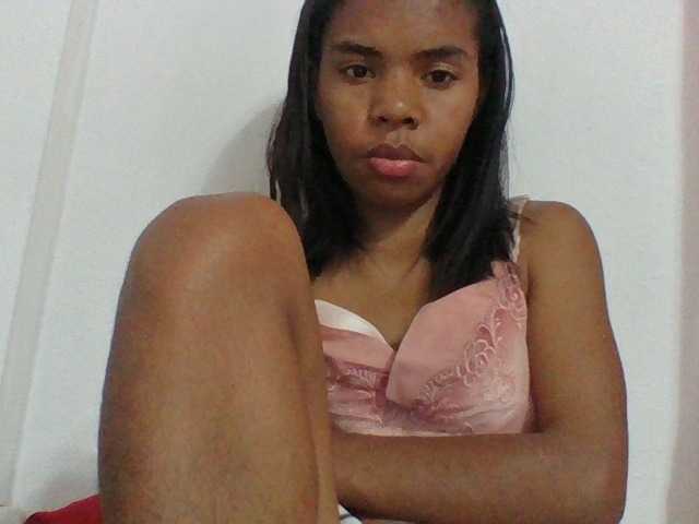 Emelie1a live cam on BongaCams