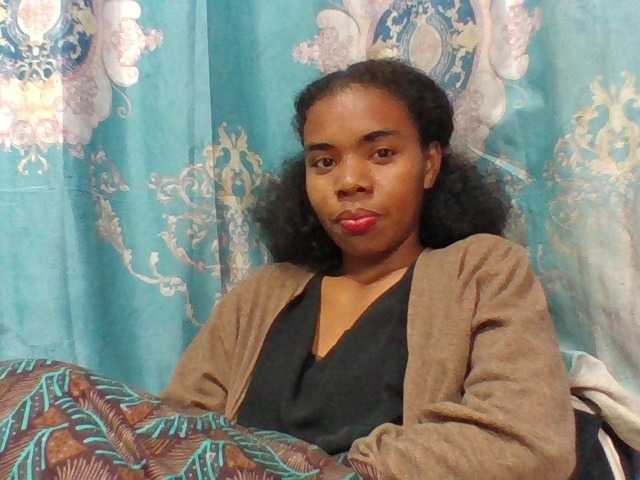 Emelie1a live cam on BongaCams
