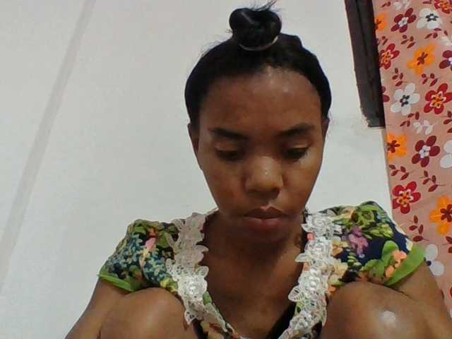 Emelie1a live cam on BongaCams