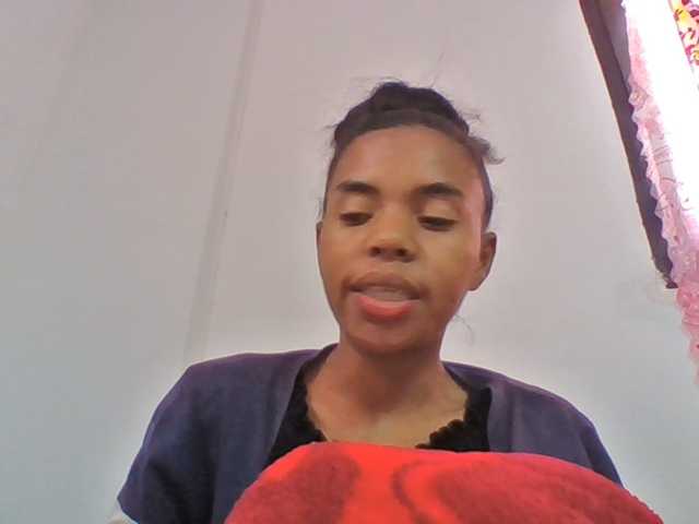 Emelie1a live cam preview