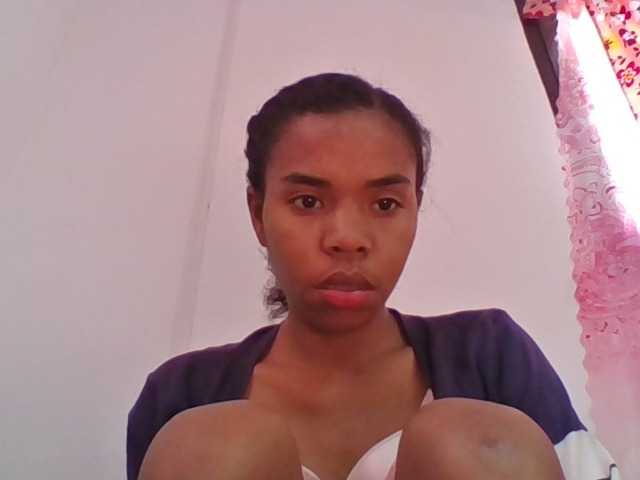 Emelie1a, en vivo ahora en BongaCams