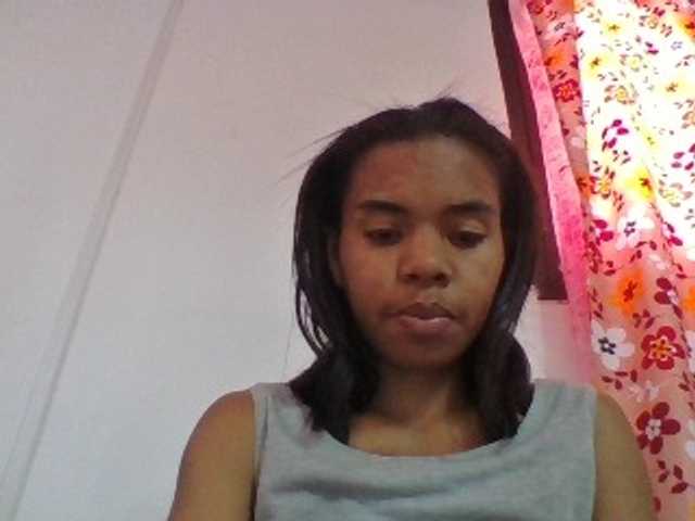 Emelie1a live cam on BongaCams