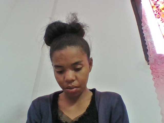 Emelie1a live cam preview
