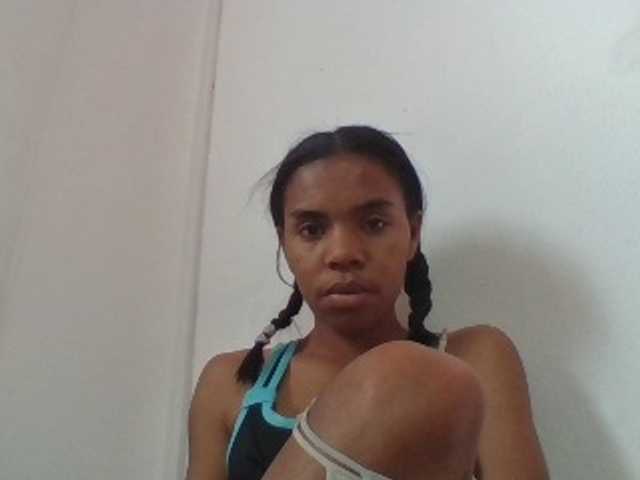 Emelie1a live cam preview