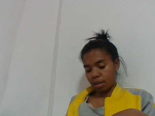 Emelie1a live cam on BongaCams