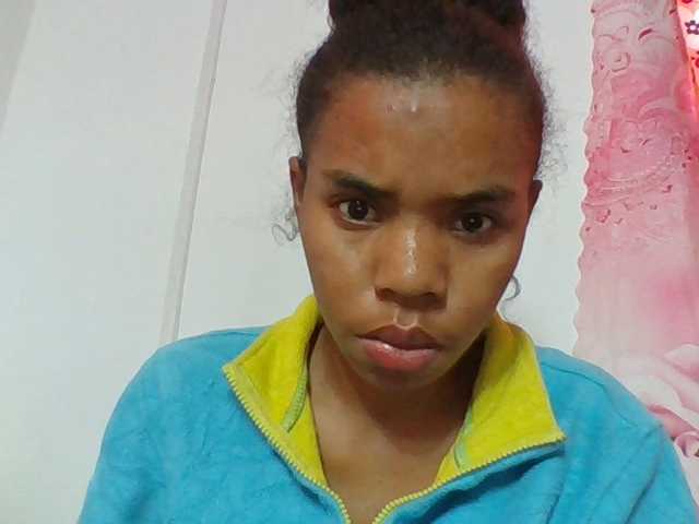 Emelie1a live cam on BongaCams