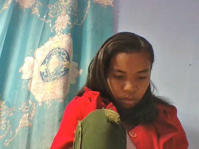 Emelie1a live cam on BongaCams
