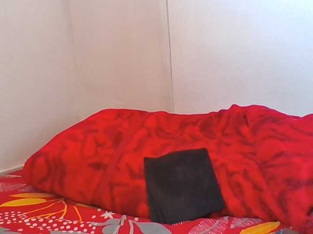 Emelie1a live cam on BongaCams