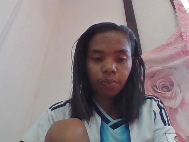 Emelie1a live cam on BongaCams