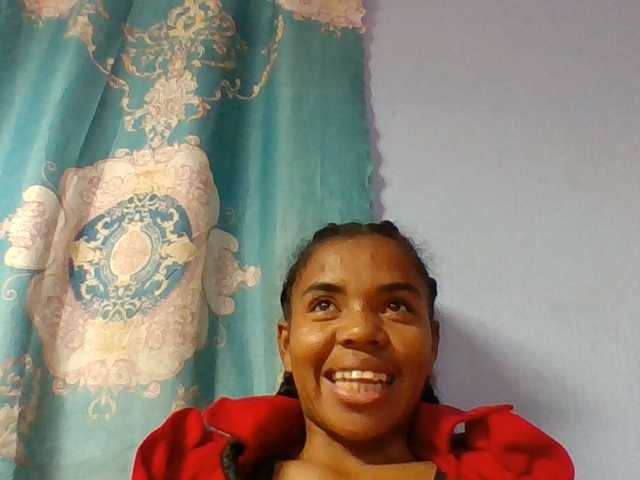 Emelie1a live cam on BongaCams