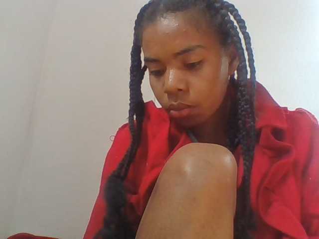 Emelie1a live cam on BongaCams