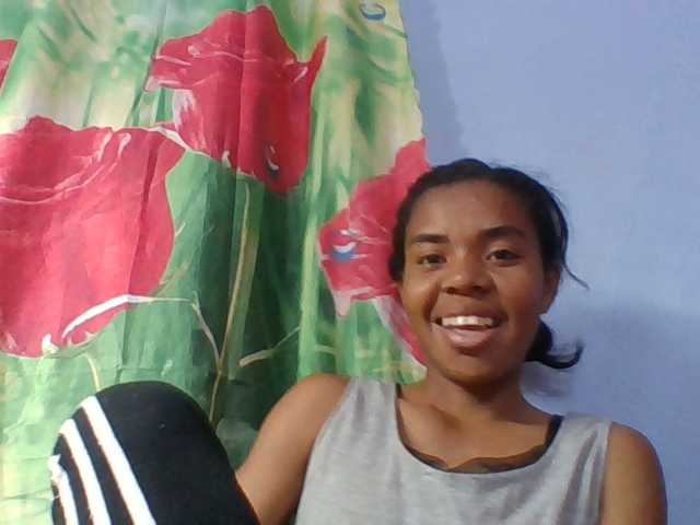 Emelie1a live cam on BongaCams