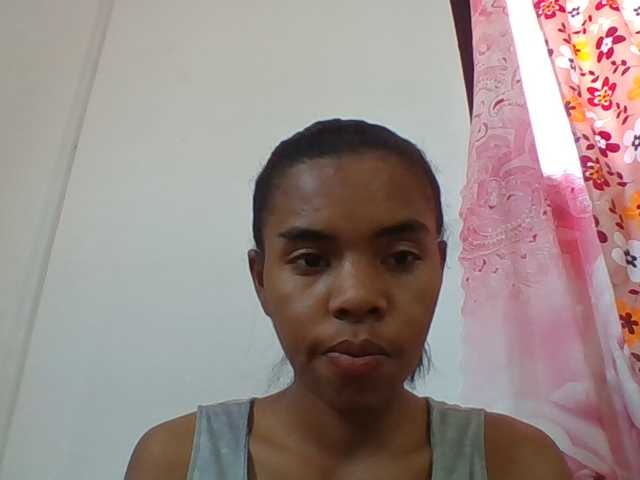 Emelie1a live cam on BongaCams
