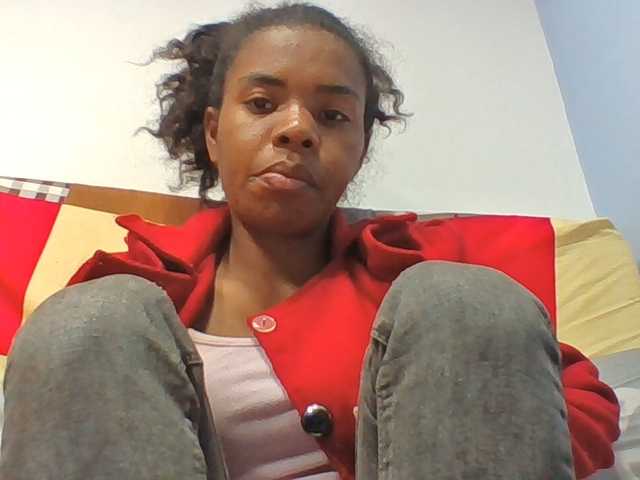 Emelie1a webcam bongacams model stream image