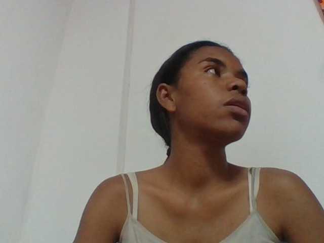 Emelie1a live cam on BongaCams