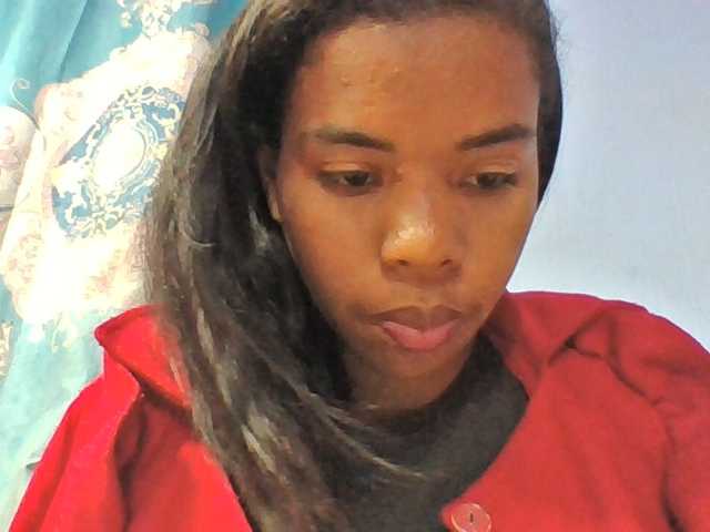 Emelie1a live cam on BongaCams
