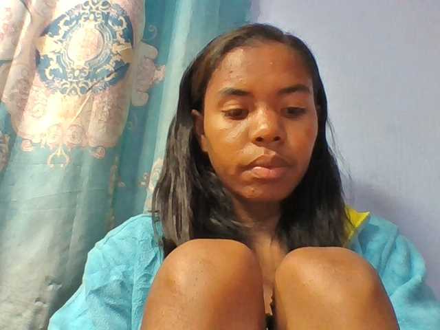 Emelie1a live cam on BongaCams