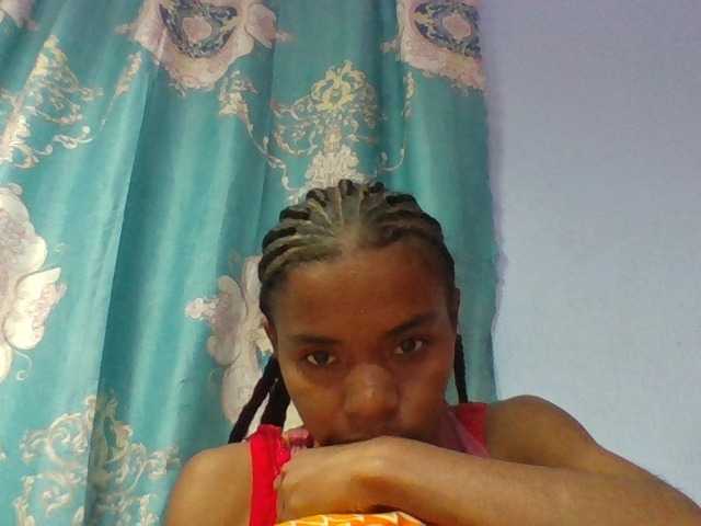 Emelie1a live cam on BongaCams