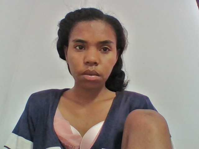 Emelie1a live cam preview