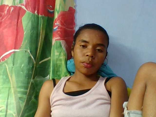 Emelie1a live cam on BongaCams