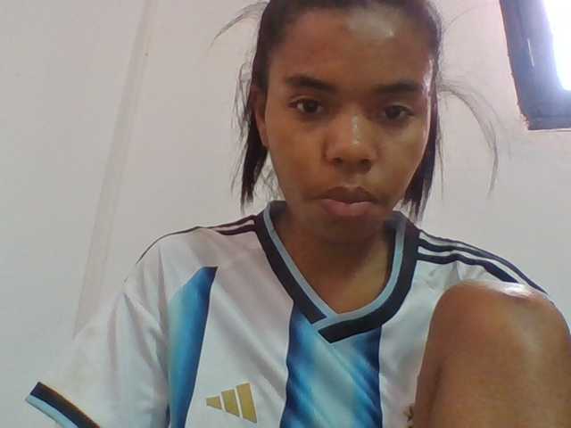 Emelie1a live cam on BongaCams