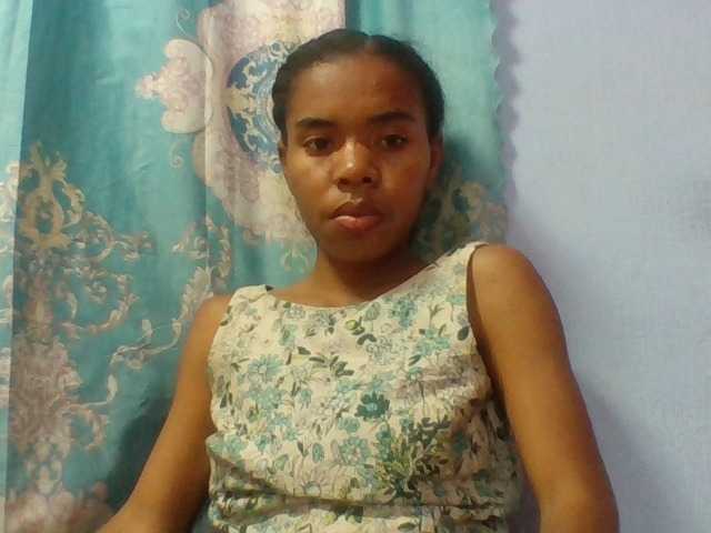 Emelie1a live cam on BongaCams