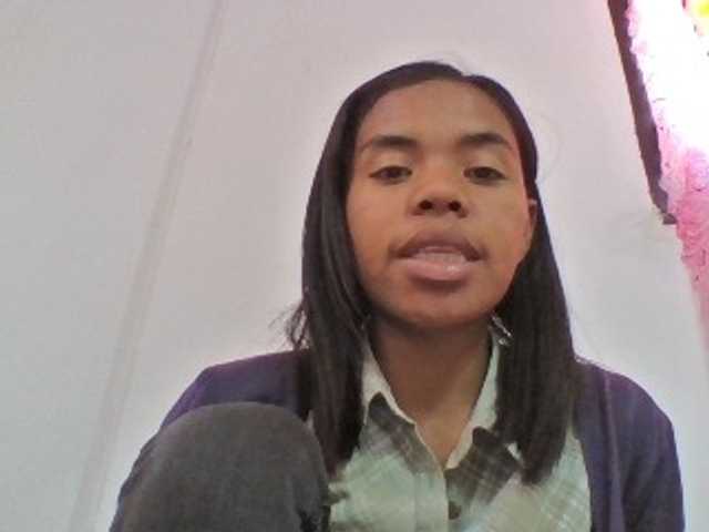 Emelie1a live cam on BongaCams