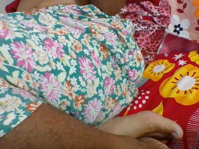 Emelie1a live cam on BongaCams