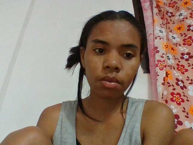 Emelie1a live cam on BongaCams