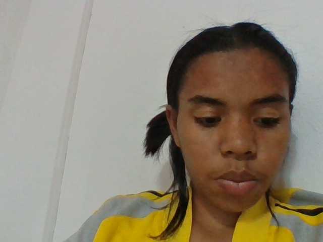 Emelie1a live cam on BongaCams