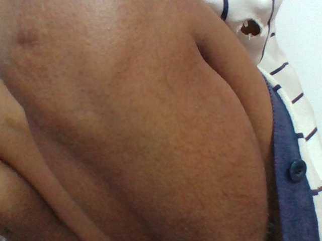 Emelie1a live cam on BongaCams