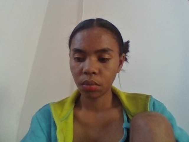 Emelie1a live cam on BongaCams