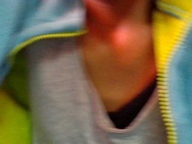 Emelie1a live cam on BongaCams