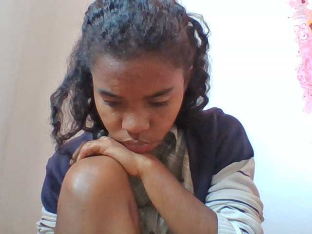 Emelie1a live cam on BongaCams