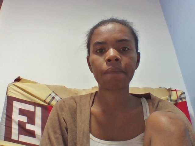 Emelie1a live cam on BongaCams