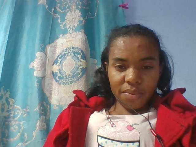 Emelie1a live cam on BongaCams