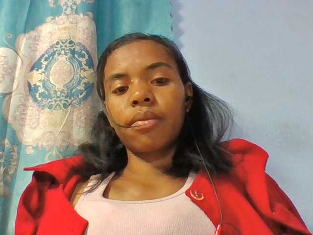 Emelie1a live cam on BongaCams