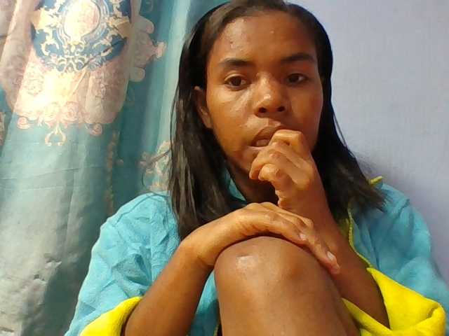 Emelie1a live cam on BongaCams