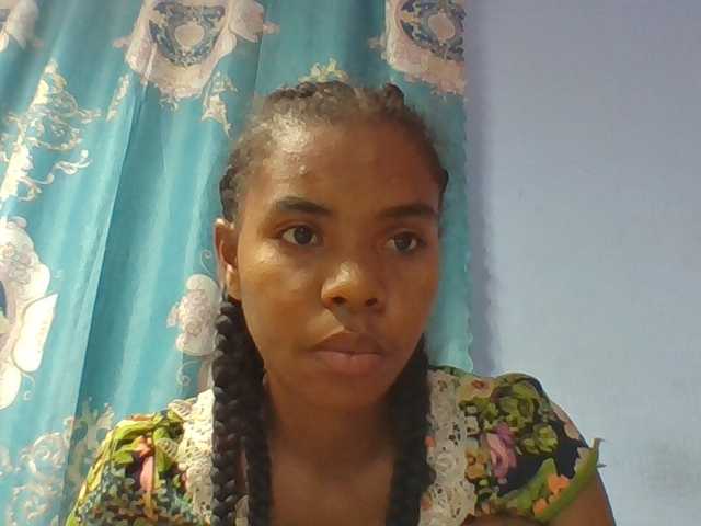 Emelie1a live cam on BongaCams